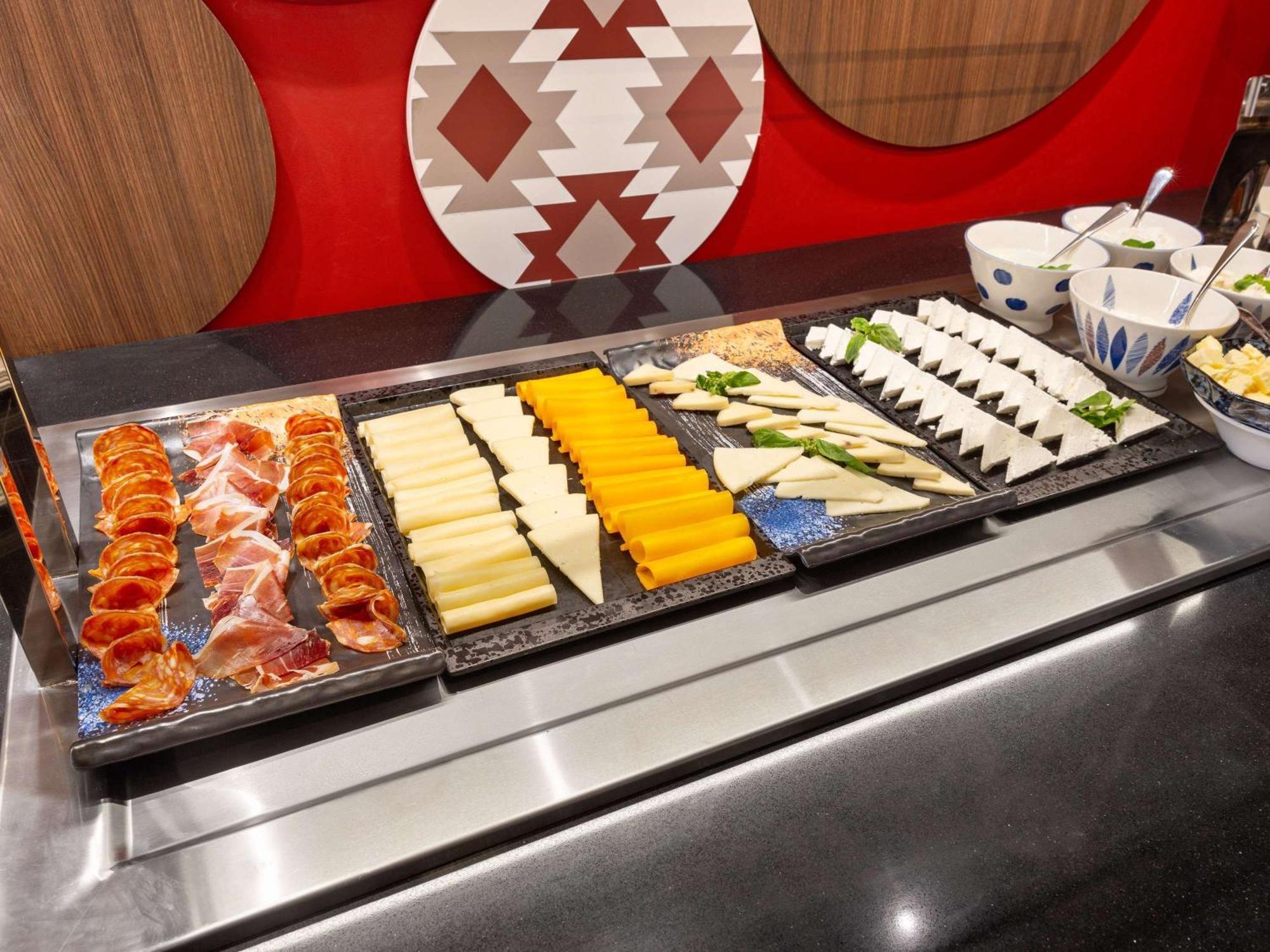 Mercure 티라나 외부 사진